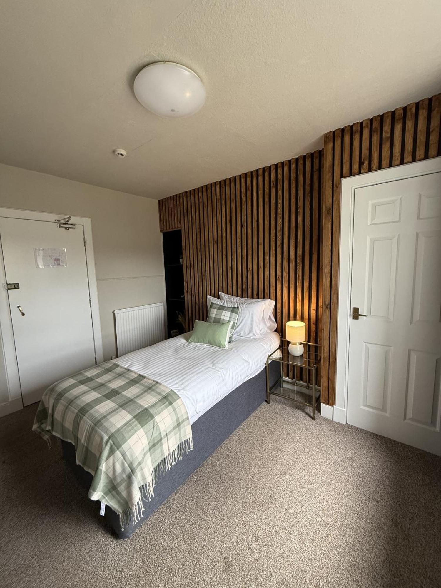 The Glendevon Hotel Auchterarder Rum bild