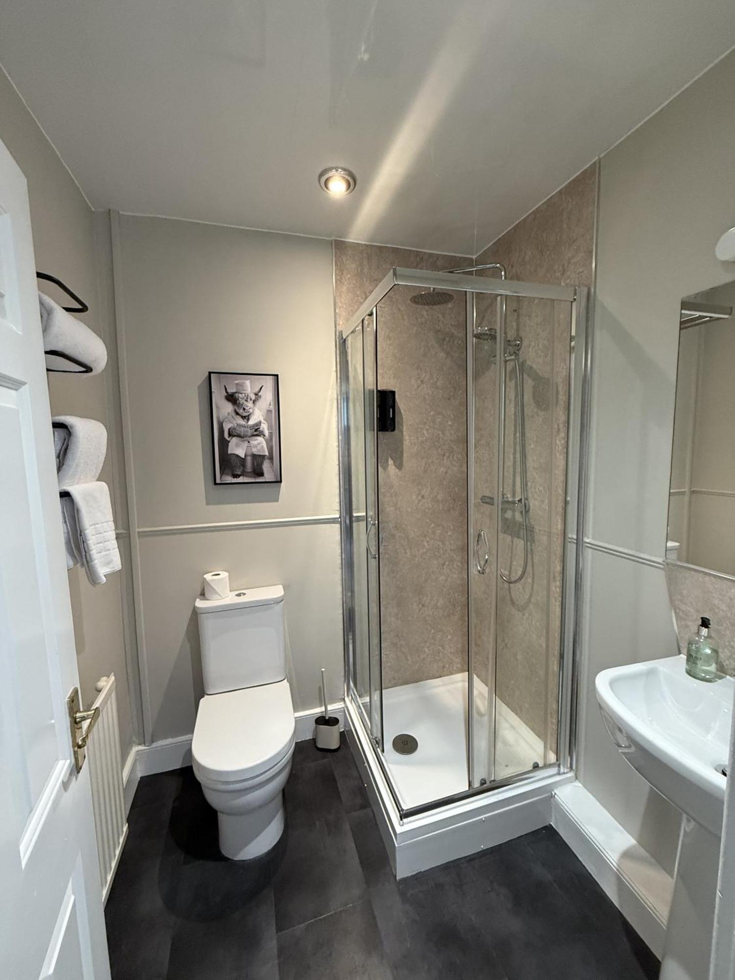 The Glendevon Hotel Auchterarder Rum bild