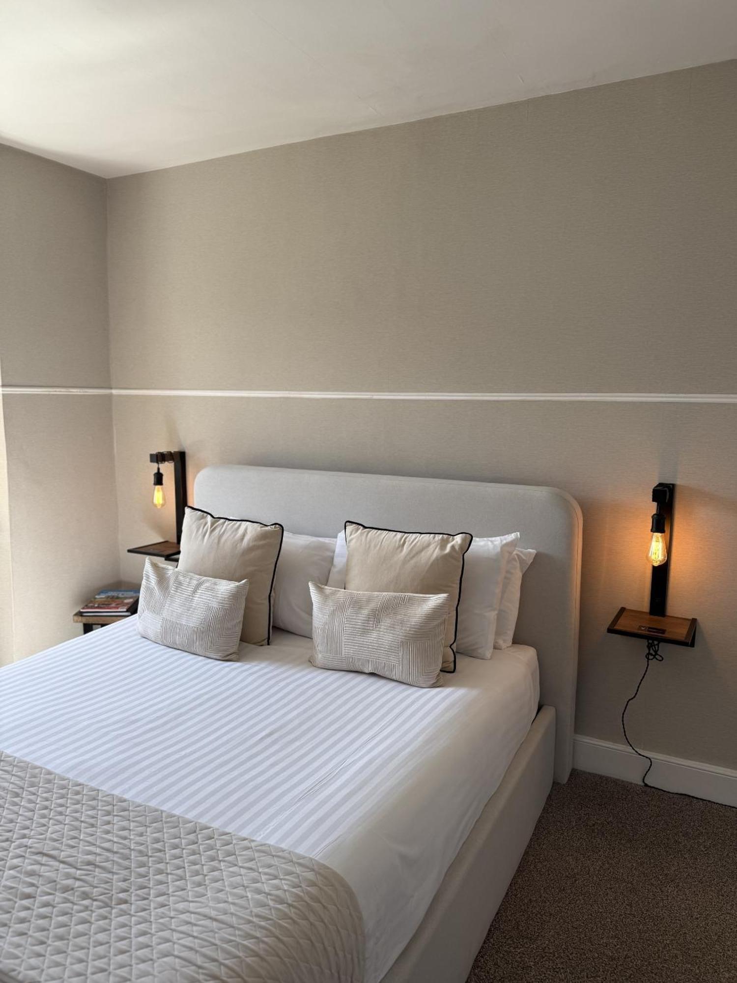 The Glendevon Hotel Auchterarder Rum bild